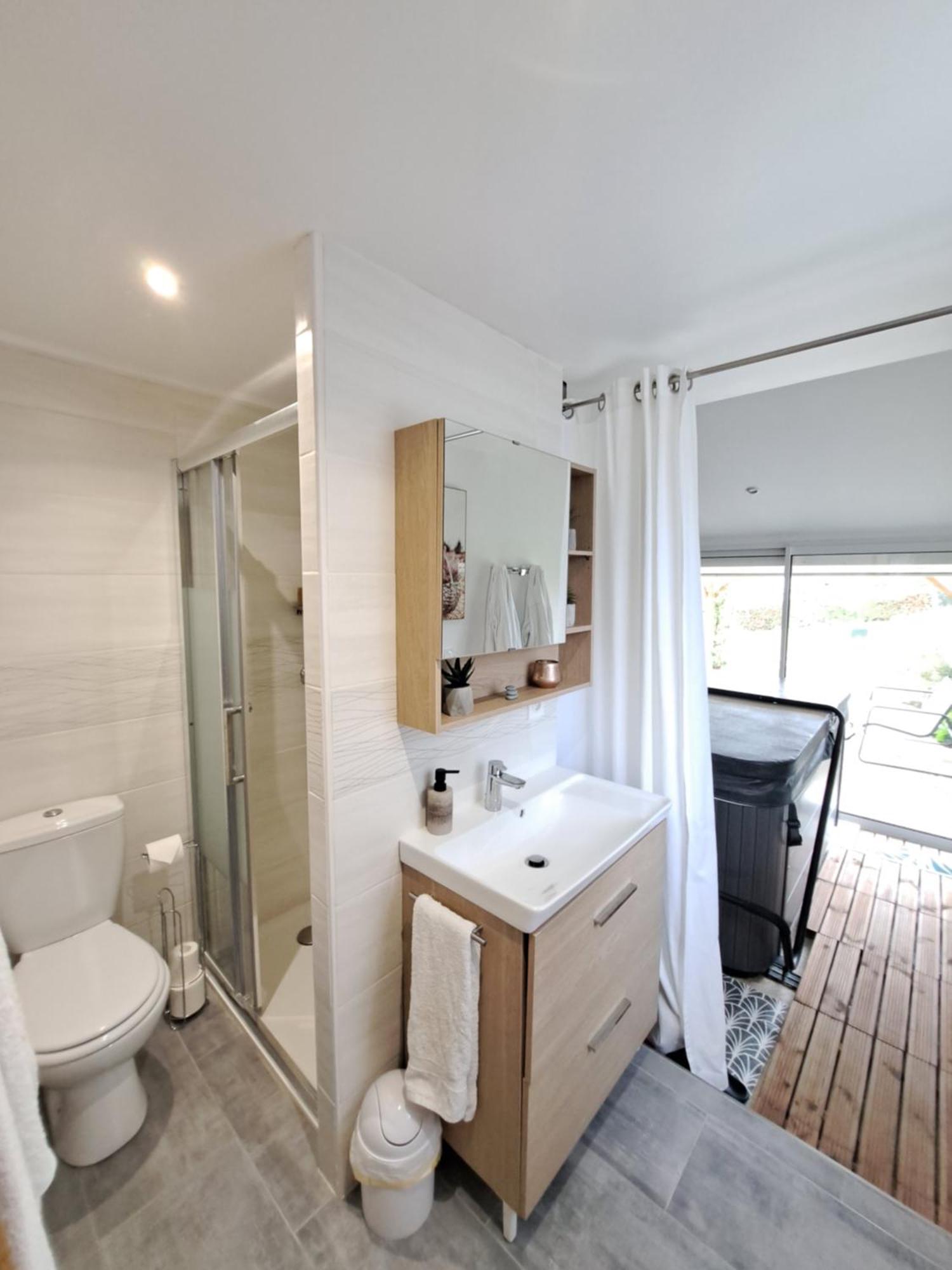 Adorelys Sejour Bien Etre - Spa Et Massage Saint-Cassien  Luaran gambar